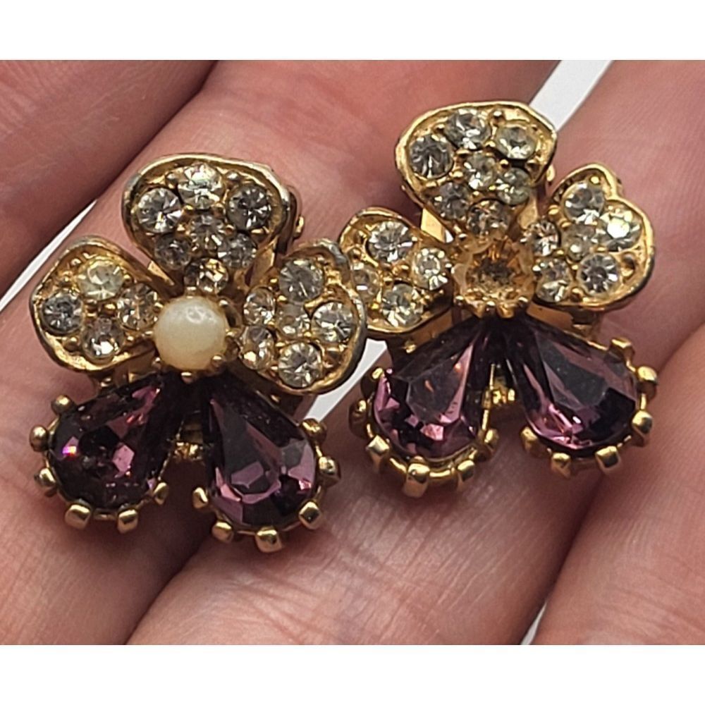 Antique Gold Plated Amethyst Floral Clip On Earrings 1in